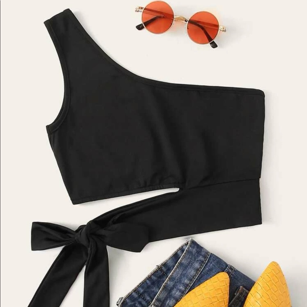 black crop top